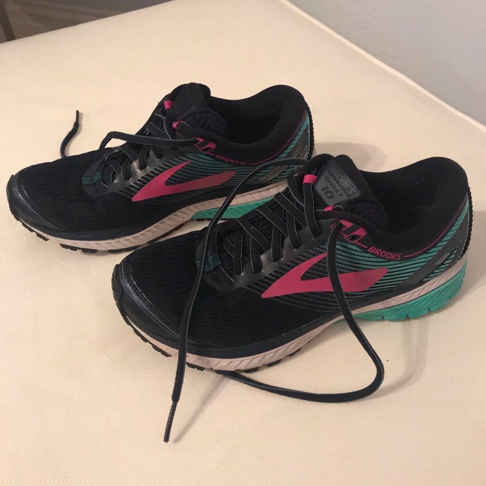 Brooks Ghost 10 size 7.5B navy and pink